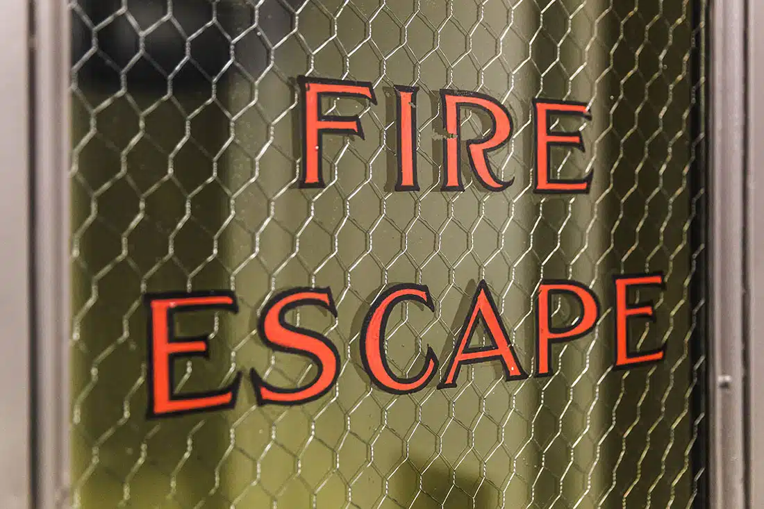 Finding fire escapes to evacuate the building